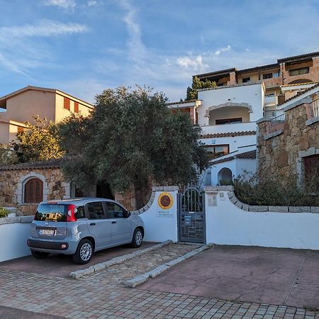 Residenze Il Girasole Lejlighedshotel Golfo Aranci Eksteriør billede