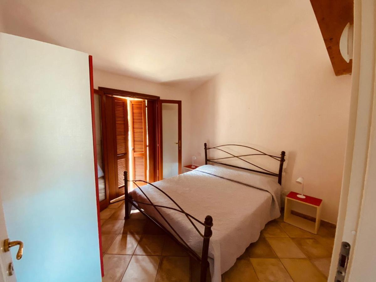 Residenze Il Girasole Lejlighedshotel Golfo Aranci Eksteriør billede