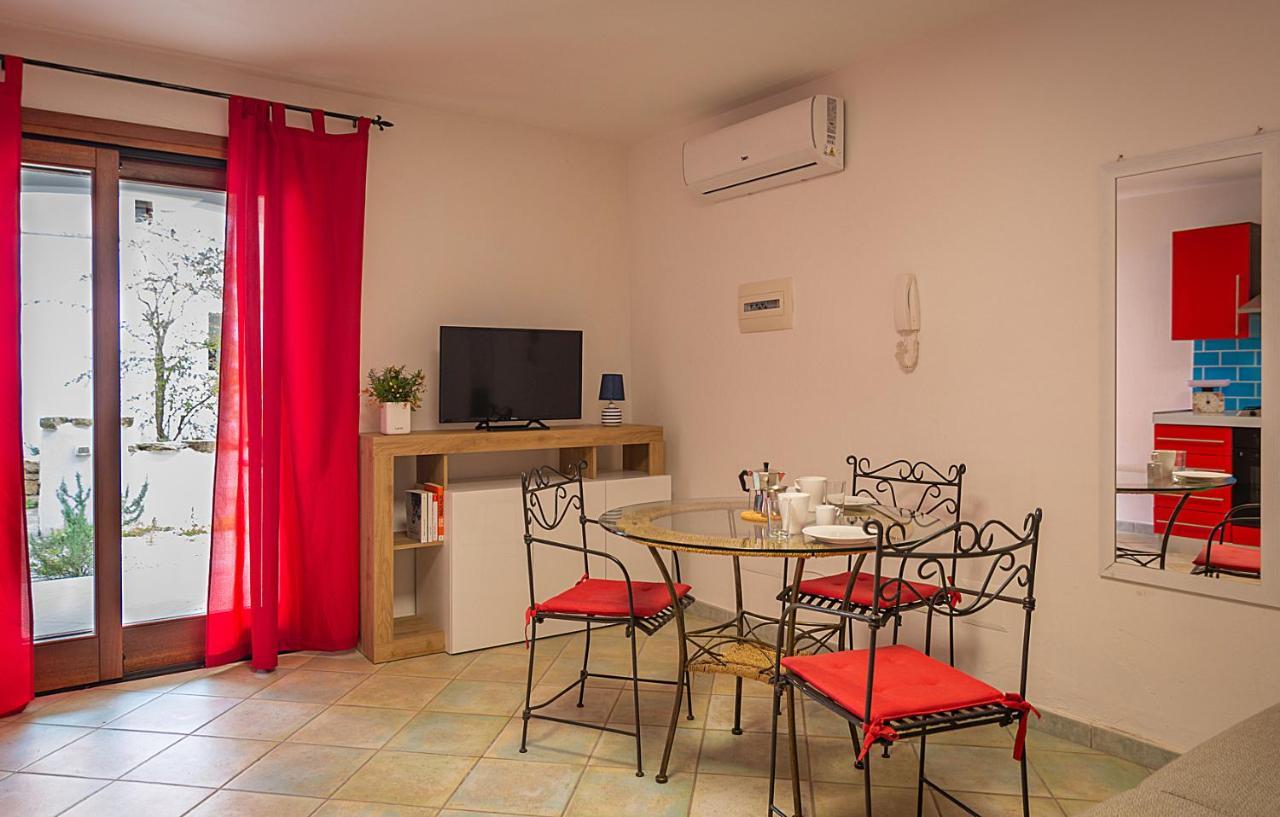 Residenze Il Girasole Lejlighedshotel Golfo Aranci Eksteriør billede