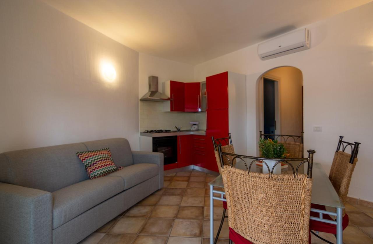 Residenze Il Girasole Lejlighedshotel Golfo Aranci Eksteriør billede