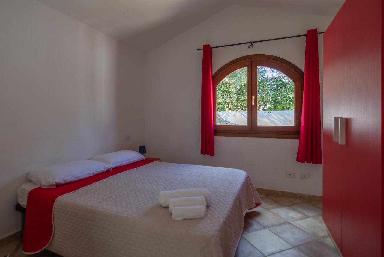 Residenze Il Girasole Lejlighedshotel Golfo Aranci Eksteriør billede