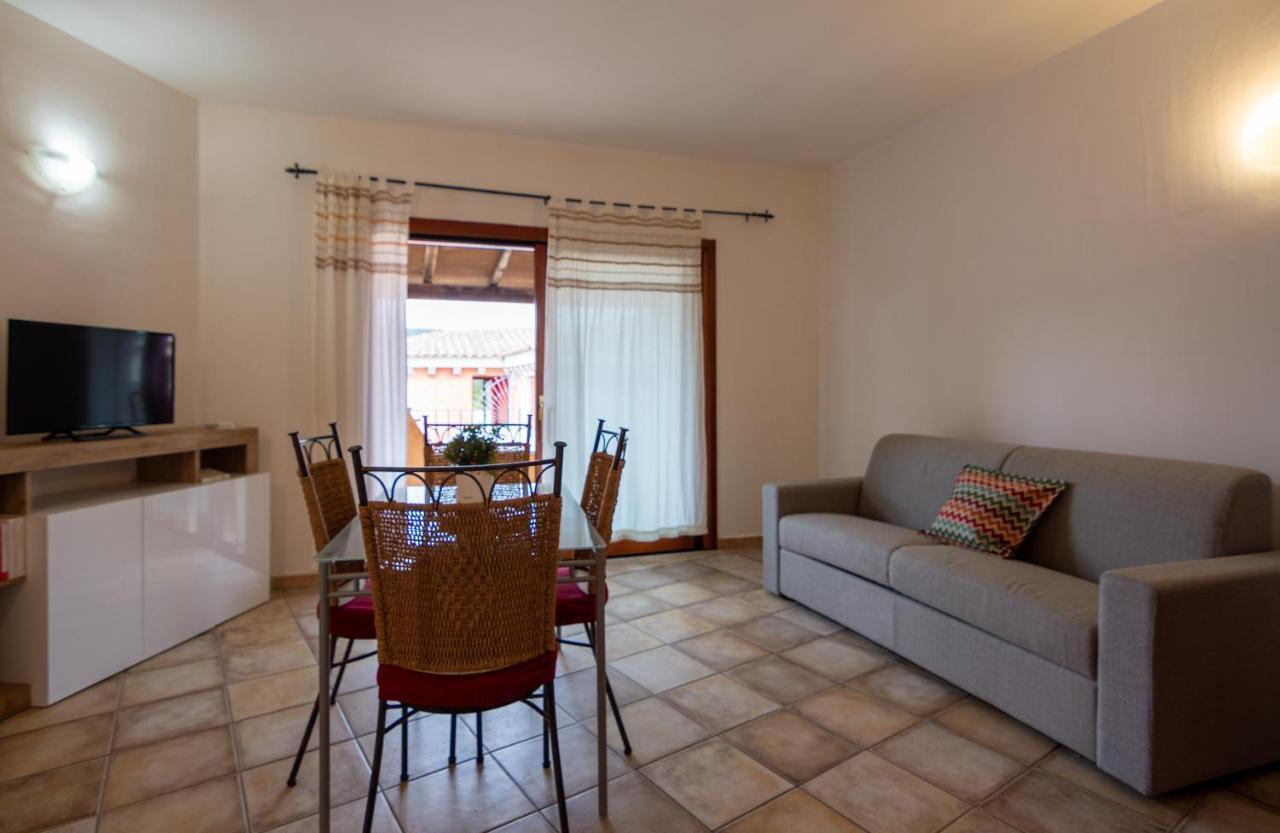 Residenze Il Girasole Lejlighedshotel Golfo Aranci Eksteriør billede