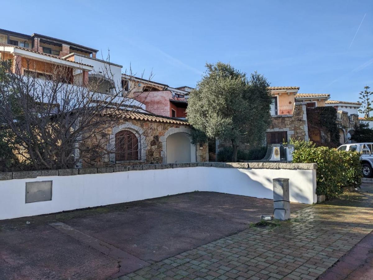 Residenze Il Girasole Lejlighedshotel Golfo Aranci Eksteriør billede