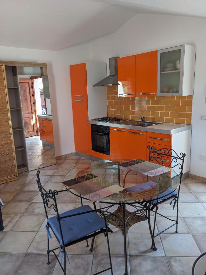 Residenze Il Girasole Lejlighedshotel Golfo Aranci Eksteriør billede