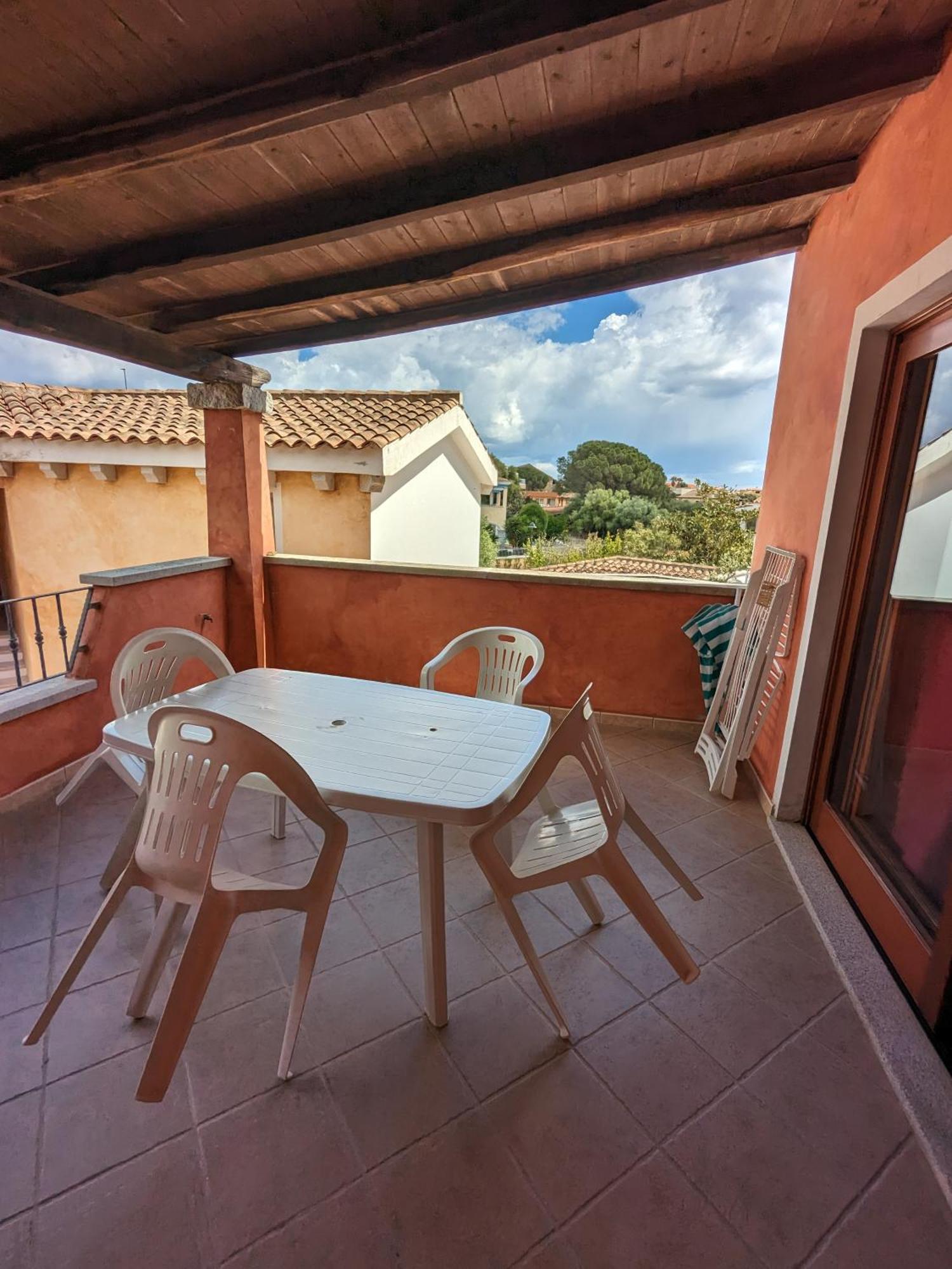 Residenze Il Girasole Lejlighedshotel Golfo Aranci Eksteriør billede